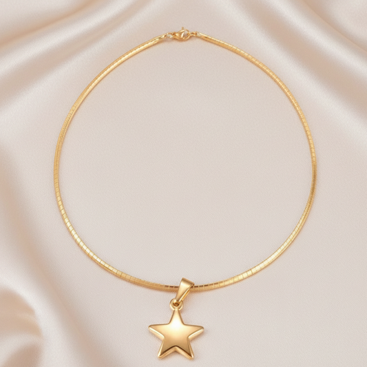 Star Necklace Gold - Close-up Clasp No Extender