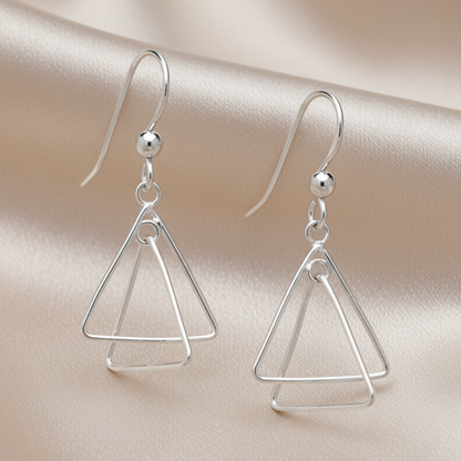 Aretes triángulo - satinado beige