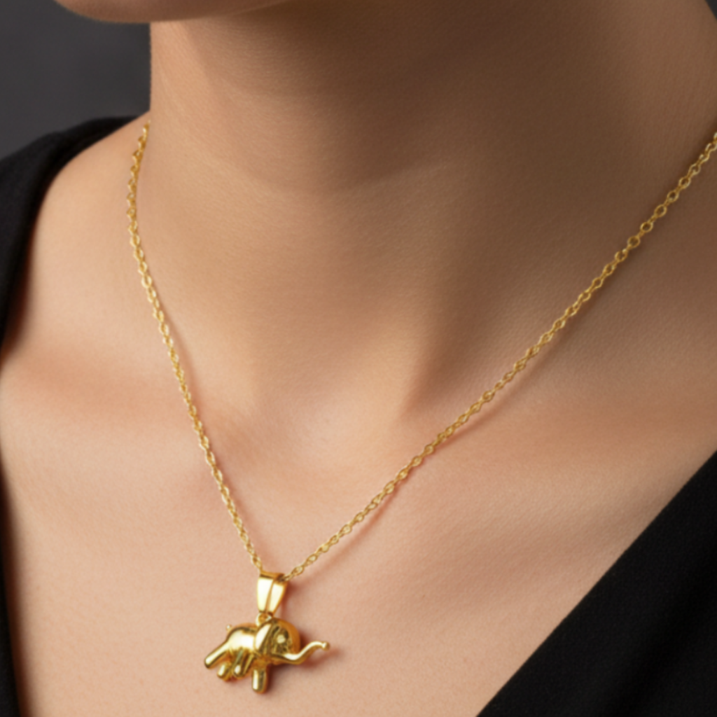 Baby Elephant Necklace Short Chain Latina Model Diagonal