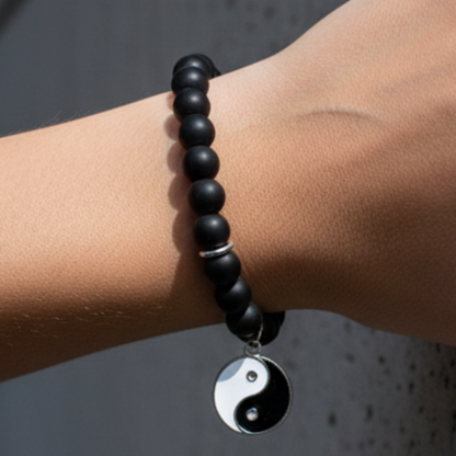 Black onyx bracelet - urban setting