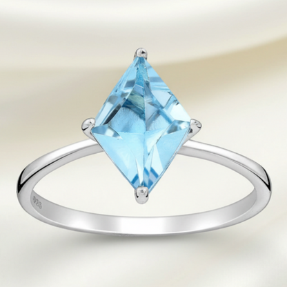 Blue Topaz Ring - Fondo Satinado Claro