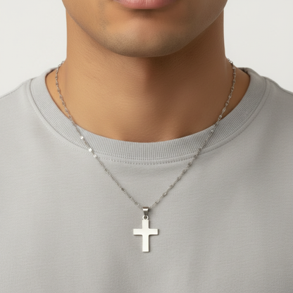 Cross Pendant - Modelo Hombre con camisa