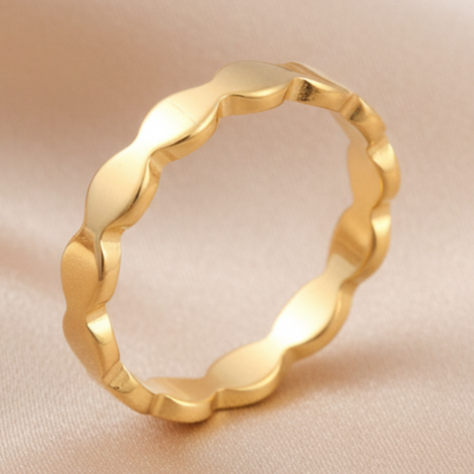 Gold Wavy Ring – Champagne Satin Background