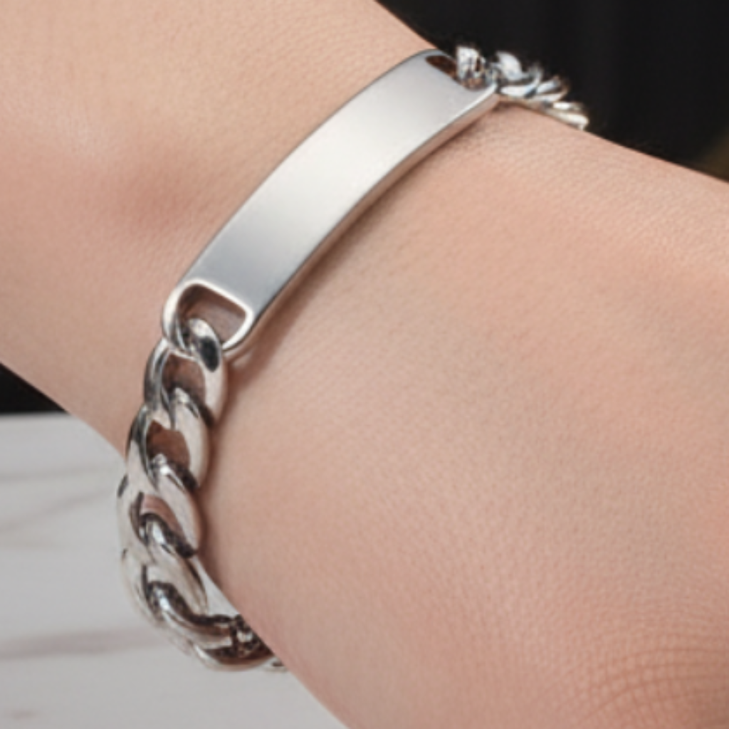 Silver Tag ID Figaro Bracelet Sophisticated Setting